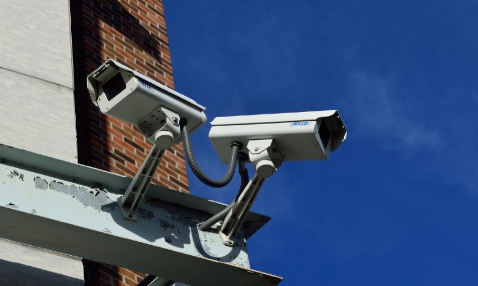 CCTV Outdoor AcuSense – Kamera Pengintai Android